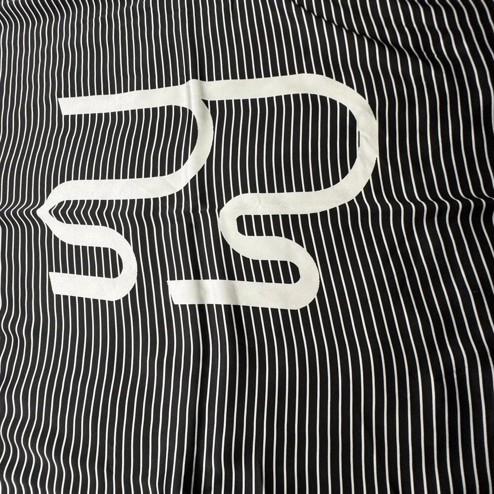 Large Black/White Lined Scarf‎
